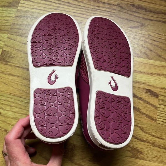 Women’s Olukai Pehuea slip on shoes. Magenta. Size 8. Brand new without box. - Picture 3 of 5